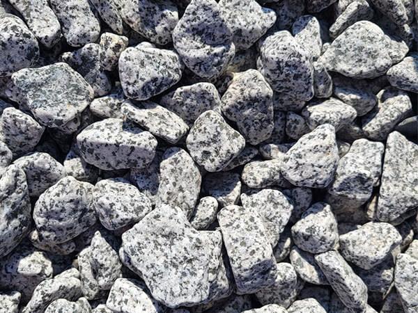 Галька  White Black pabble ф 20-40 мм
